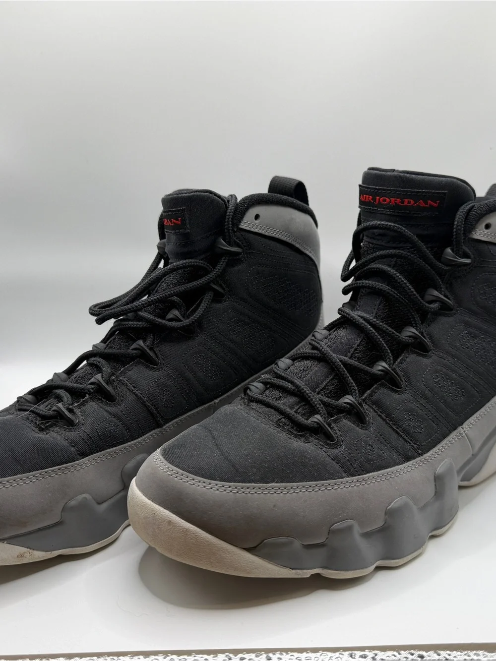 Air Jordan Men’s Mid-Top Basketball Shoes - Black/Grey
